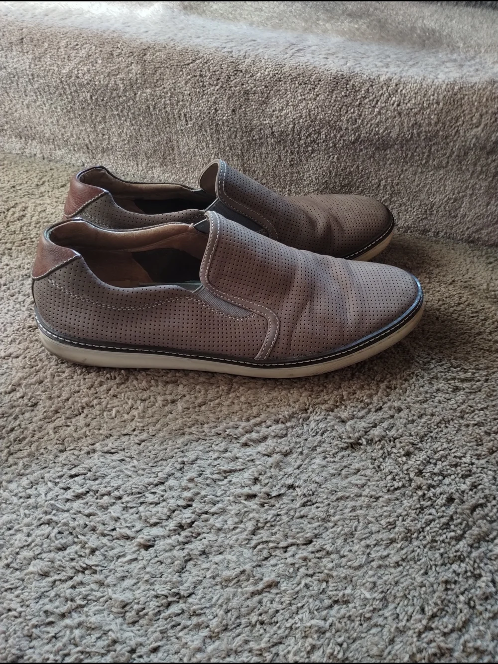 J &M Sheepskin Men's Brown Perforated Slip-On Casual Shoes Sz 10